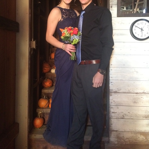 david’s bridal navy size 4 - Picture 2 of 4